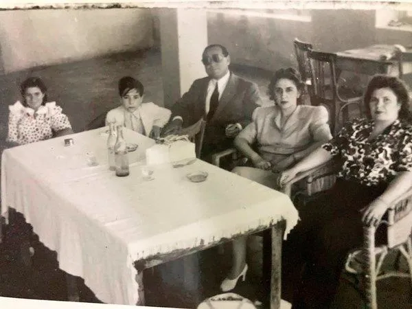 Merhum Başbakan Adnan Menderes'in yeni fotoğrafları ortaya çıktı! İşte 16 yaşındaki liseli Menderes-10