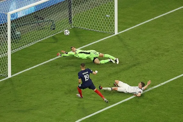 EURO 2020'de Fransa, Almanya'yı Hummels'in kendi kalesine golüyle yıktı-2