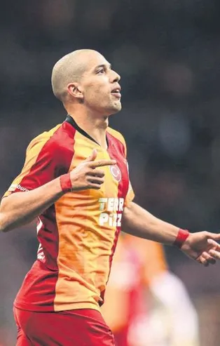 Feghouli moral buldu!