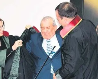 Azmin avukatı