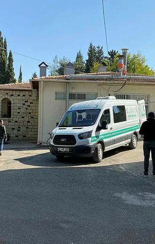 Gaziantep'te kan donduran kaza! Traktör ve araç birbirine girdi! Ölü ve yaralılar var