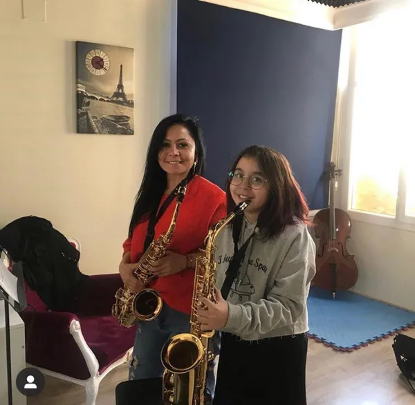 adana-buyuksehir-belediyesinin-tek-kadin-muzisyeni-genclere-alto-sakso-egitimi-veriyor-1608014447687.jpg Adana Büyükşehir Belediyesi'nin tek kadın müzisyeni gençlere alto saksafon eğitimi veriyor-6