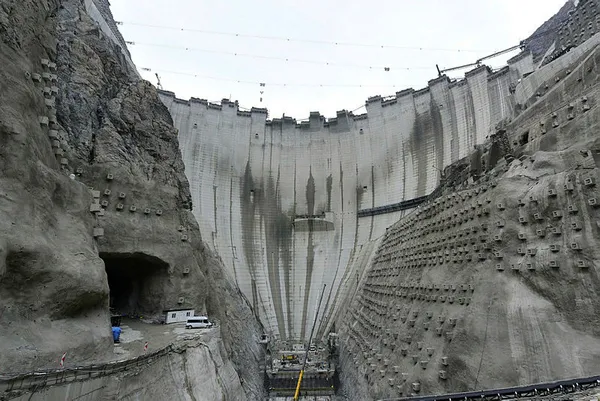 Türkiye’nin en büyüğü olacak! Yusufeli Barajı’nda son 15 metre kaldı