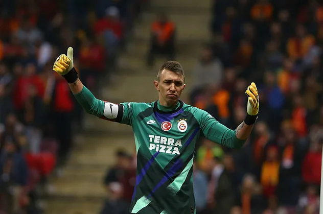 Galatasaraylı Muslera'dan skandal sözler! Türkiye'nin aldığı koronavirüs tedbirlerini görmezden geldi