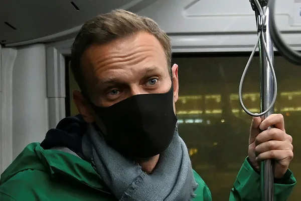 son-dakika-rusyaya-donen-muhalifalekseynavalniy-gozaltina-alindi-destekcileri-de-gozaltina-alinmisti-1610908521402.jpg Son dakika: Rusya'ya dönen muhalif Aleksey Navalnıy gözaltına alındı! Destekçileri de gözaltına alınmıştı-7