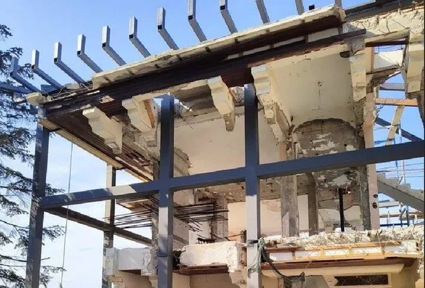 CHP'li İBB Başkanı Ekrem İmamoğlu Halk Tv'nin patronuna göz yumdu mahalleli isyan etti: "Biz çivi çakamıyoruz villa iki katına çıktı"-15