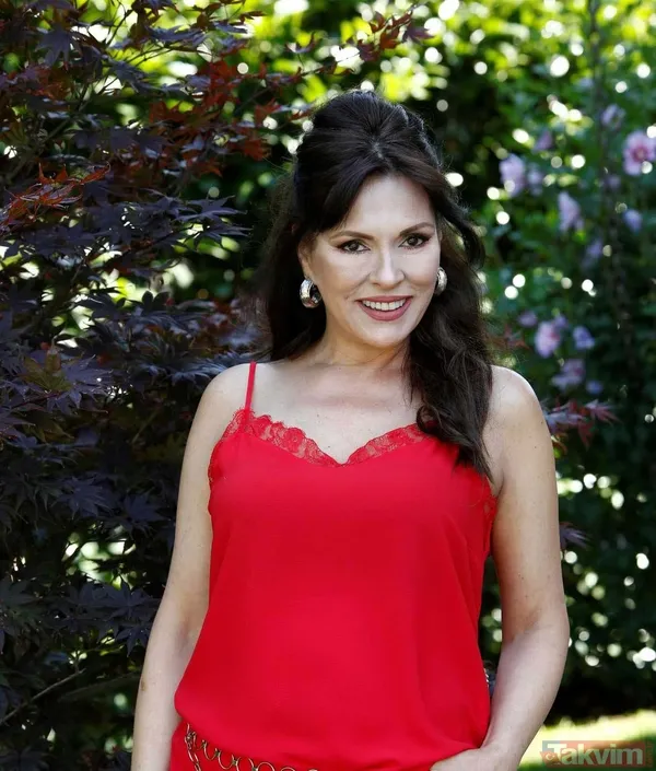 Banu Alkan beyin kanaması mı geçirdi? Yeşilçam'ın Afrodit'i hastaneye kaldırıldı! İşte son sağlık durumu - 10