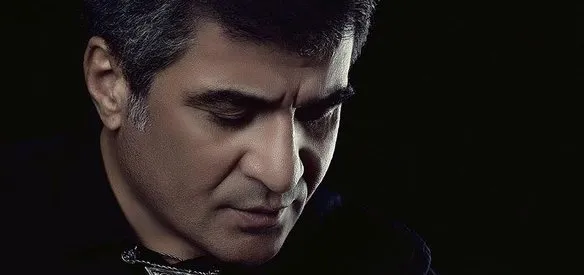 12 Nisan'da evinin otoparkında baygın bulunarak beyin kanaması tanısıyla hastaneye kaldırılan şarkıcı ve söz yazarı İbrahim Erkal, 50 yaşında İstanbul'da hayatını kaybetti