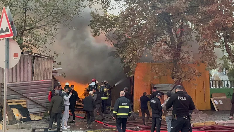 Kocaeli Gebze'de palet deposunda korkutan yangın!-6