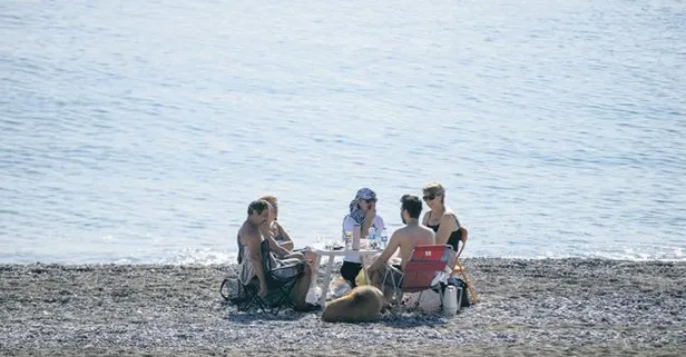 Bir yanda deniz bir yanda kar