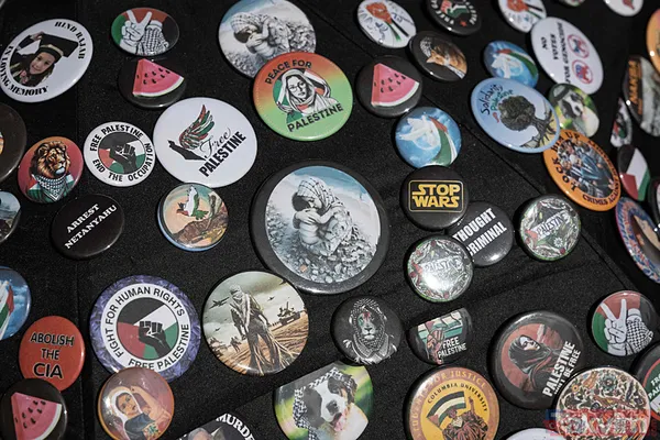 Kamala Harris'in adaylığını ilan edeceği Demokrat Parti Kongresi'nde yüzlerce Filistin destekçisi protesto düzenledi - 6