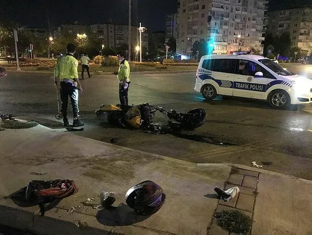 Son Dakika Izmir De Feci Kaza Motosiklet Ikiye Bolundu Takvim