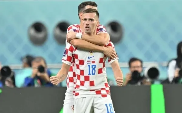 orsicte-kiralama-formulu-trabzonspor-southampton-formasi-giyen-hirvat-yildiz-mislav-orsic-kiralama-teklifinde-1684967876801.jpeg Orsic’te kiralama formülü: Trabzonspor Southampton forması giyen Hırvat yıldız Mislav Orsic kiralama teklifinde bulunacak!-4