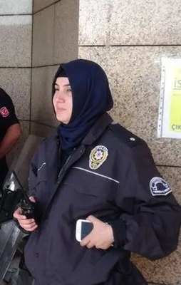 İzmir'in ilk başörtülü polisi