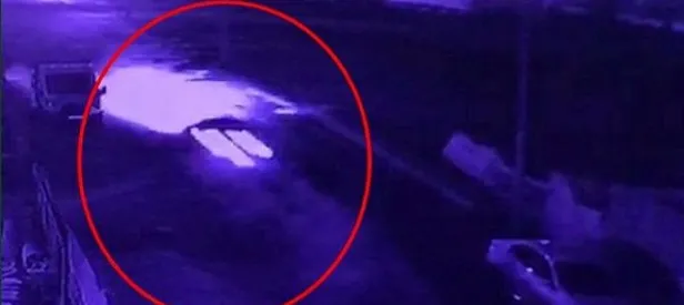 3 araç birbirine girdi 1 polis hayatını kaybetti