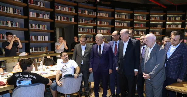 Başkan Erdoğan Nevmekan Sahil'de öğrencilerle sohbet etti