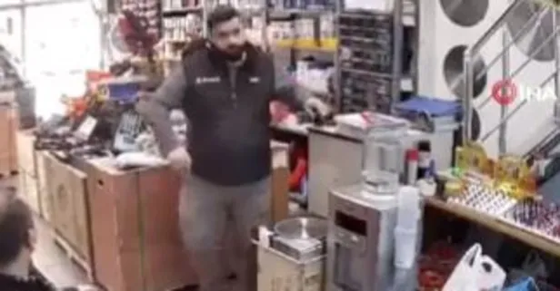 Bursa'daki depremden çayıyla kaçtı! Sosyal medyada viral olan o görüntü