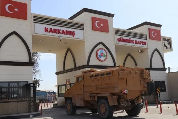 Barış Pınarı Harekatı'na Fırat'ın batısından destek gelecek! İş makineleri köprü kurmak için yola çıktı-3