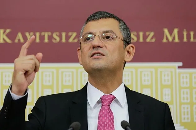 CHP’li Sezgin Tanrıkulu'ndan sonra Özgür Özel de 'devleti yıkmalıyız' diyen Ahmet Şık'a sahip çıktı