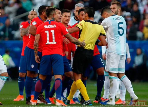 Messi ve Medel fena kapıştı! Kırmızı kartlar havada uçuştu - 18