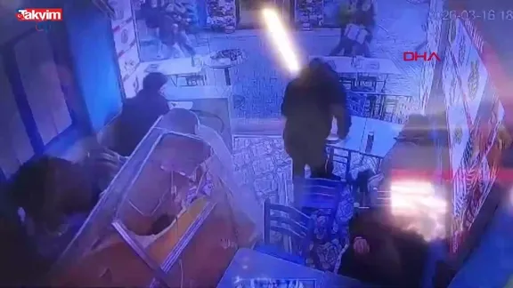 Bebekli ailenin üzerine asma tavan düştü: "Bize doğal afet dediler!"