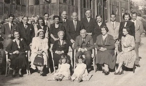 Audrey Hepburn'un babası var! Whittall'ler Londra'dan başladı soluğu Ege'de aldı | Whittall ailesi'nin film gibi hikayesi-2