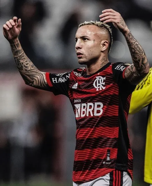 everton-soares-kimdir-flamengonun-yildizi-kartala-mi-geliyor-1764842582181.jpg