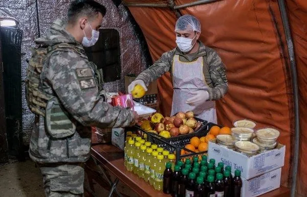 Afrin'de huzur ve güven nöbeti: Sınırlarımızın güvencesi Mehmetçiğimizin çok özel görüntüleri-8