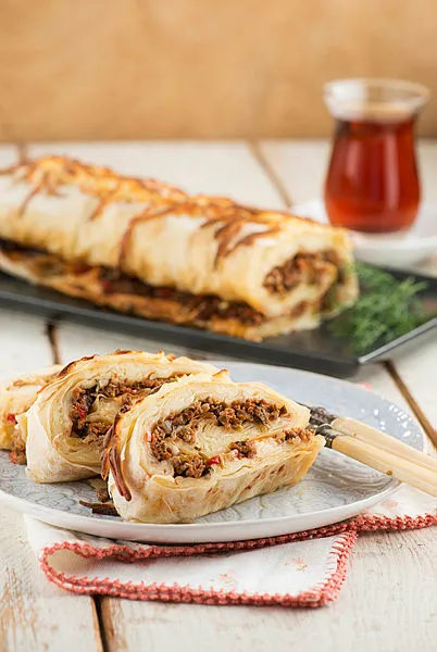 evinizde-4-yufka-varsa-simdi-deneyin-gercek-lahmacunu-aratmayan-borek-tarifi-1697000766329.jpg Evinizde 4 yufka varsa şimdi deneyin! Gerçek lahmacunu aratmayan börek tarifi-3