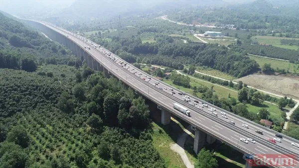 SON DAKİKA: Kurban Bayramı tatili için yollar doldu taştı! Bolu Dağı'nda kilometrelerce araç kuyruğu - 17