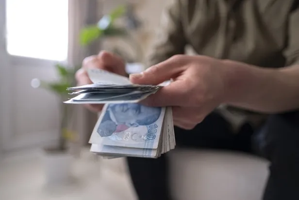 emeklilik-oncesi-3-formulu-dikkate-alan-yasadi-sgkya-bildiren-daha-yuksek-maasin-kapisini-araliyor-1698153956641.jpg Emeklilik öncesi 3 formülü dikkate alan yaşadı! SGK'ya bildiren daha yüksek maaşın kapısını aralıyor-4