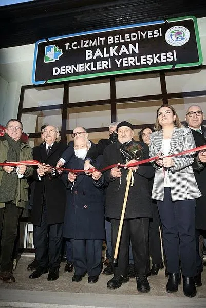 Kemal Kılıçdaroğlu'ndan yeni skandal! Şehit yakınına küfürler eden Lütfü Türkkan ile açılışa katılıp kurdele kesti-3