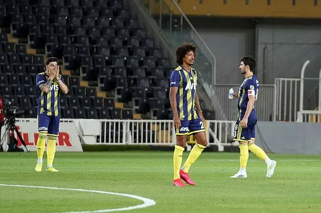 Fener’e kılınç darbesi