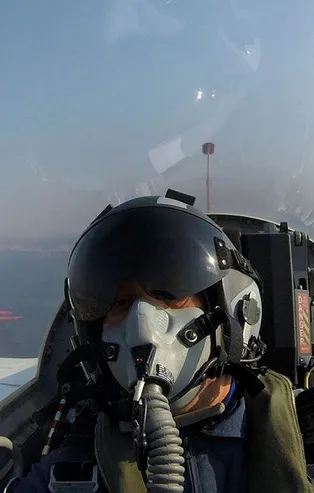 Bakan Hulusi Akar'dan Ege Denizi üzerinde uçuş