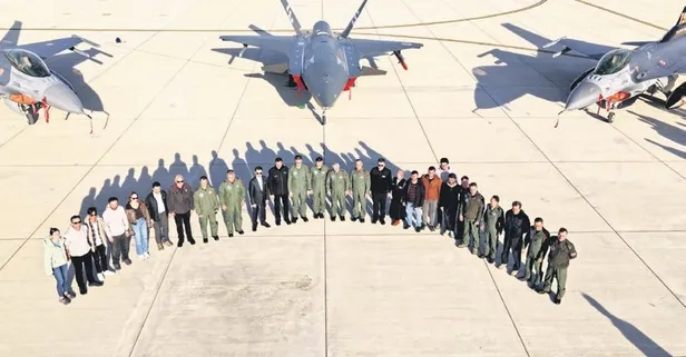 KIZILELMA hava-hava füzesiyle dünyada ilke imza attı!