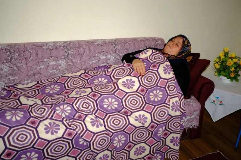 Köpeğin saldırısına uğrayıp 12 dikiş atılan Servet Sırkıntı (DHA)