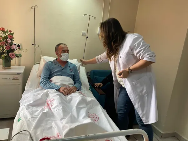 erkek-hasta-erken-teshisle-meme-kanserinden-kurtuldu-1646988740243.jpg Erkek hasta erken teşhisle meme kanserinden kurtuldu-3