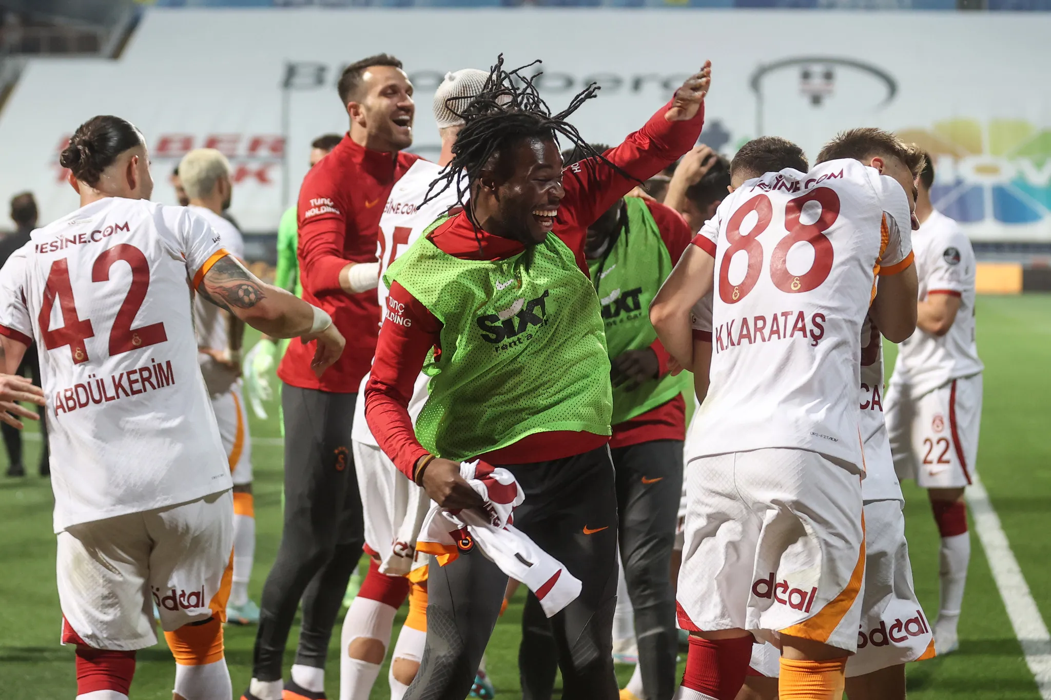 Galatasaray'ın yeni sol beki Porto'dan! - 3