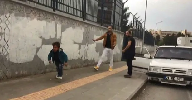 Diyarbakır'da yol ortasında dehşet anları! Zorla araca bindirdi...