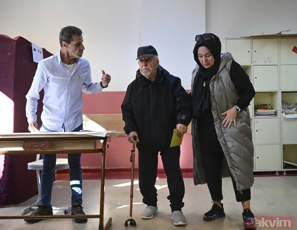Türkiye'nin dört bir yanında seçim heyecanı! Vatandaşlar sandığa koştu - 7