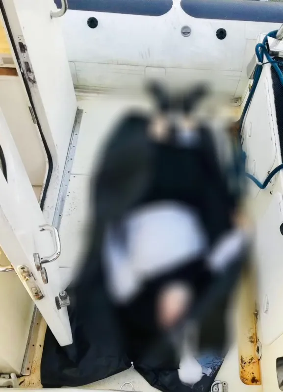 genc-kadinin-eminonu-kadikoy-vapurundan-atlayarak-intihar-ettigi-anlar-kamerada-1611211192842.jpg Genç kadının Eminönü-Kadıköy vapurundan atlayarak intihar ettiği anlar kamerada-2