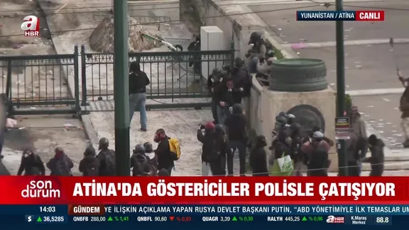 Atina'da göstericiler polisle çatışıyor!
