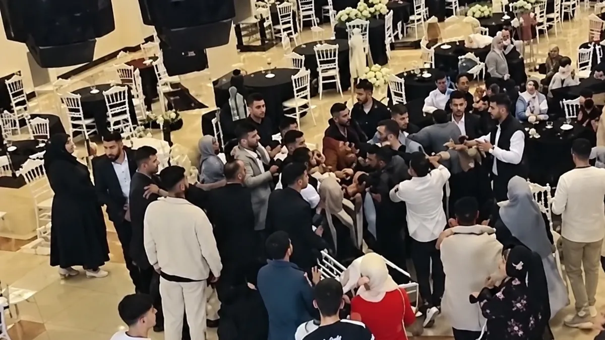 Bolu'da düğünde takı kavgası: Tekme, yumruk ve sandalyeler havada uçuştu!