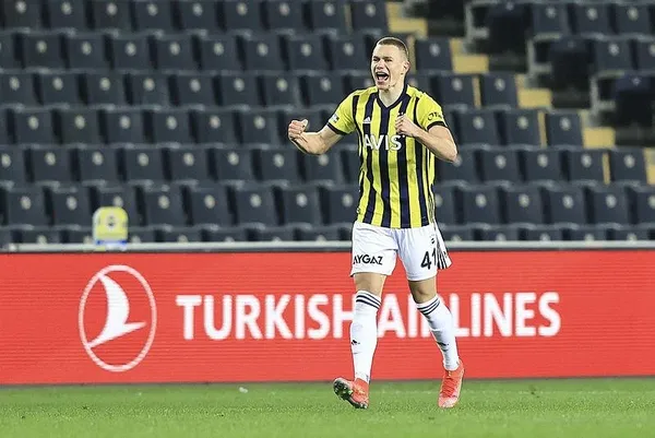 Dev derbi öncesi istatistikler göze çarpıyor! Trabzonspor ilk 15 dakikada 6 gol attı, Fenerbahçe ise hiç yemedi!-7