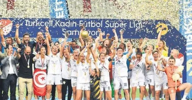 Kadın Futbol Süper Ligi’nde play-off heyecanı: Şampiyonluk için mücadele verecekler!