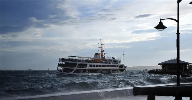 İstanbul'da vapur seferlerine lodos engeli
