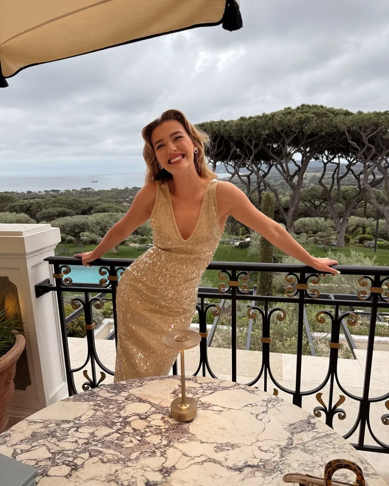 melisa-dongelin-aile-saadeti-annesi-natalia-orlova-dikkat-cekti-1776507994651.jpg Melisa Döngel'in aile saadeti: Annesi Natalia Orlova dikkat çekti-3