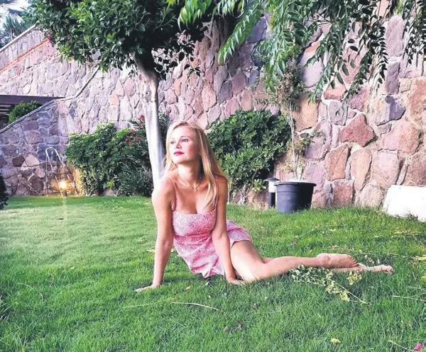 Burçin Terzioğlu, önceki gün Arnavutköy'de görüntülendi-8