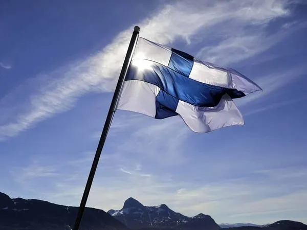 son-dakika-finlandiya-natonun-31-uyesi-oldu-bayragi-karargaha-cekilecek-1680523103894.jpeg Son dakika: Finlandiya NATO'nun 31. üyesi oldu! Bayrağı karargaha çekilecek-3