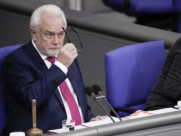 alman-wolfgang-kubickinin-skandalina-karsi-harekete-gecildi-tbmm-baskani-mustafa-sentop-acikladi-1664346521506.jpeg Alman Wolfgang Kubicki'nin skandalına karşı harekete geçildi! TBMM Başkanı Mustafa Şentop açıkladı-4